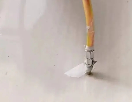 太湖瓷砖空鼓维修公司专业解答在瓷砖铺贴过程中，如果使用的砂料过粗（如全部使用了粗砂），可能会导致以下问题